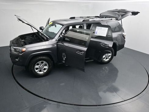 Used 2022 Toyota 4Runner SR5 Premium w/ Moonroof Package AWD/4WD image 38