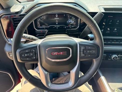 Used 2024 GMC Sierra 2500 SLT AWD/4WD image 16