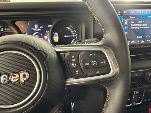 Certified 2024 Jeep Wrangler Unlimited Sahara w/ Safety Group AWD/4WD image 15