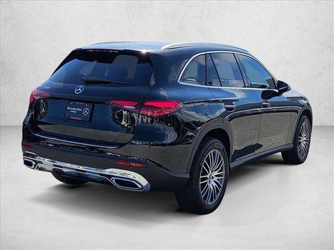Used 2025 Mercedes-Benz GLC 300 image 2