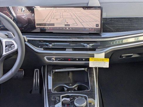 Used 2025 BMW X7 xDrive40i w/ M Sport Package image 11