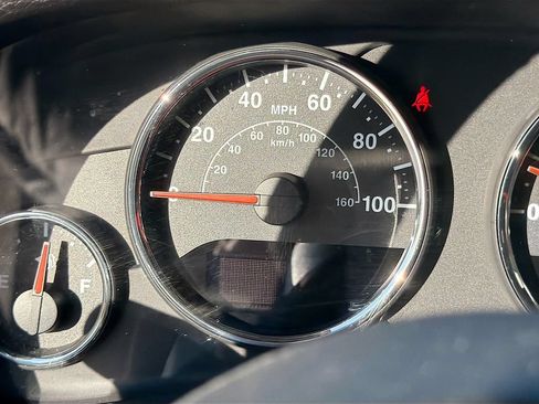 Used 2017 Jeep Wrangler Unlimited Sahara w/ Connectivity Group AWD/4WD image 32