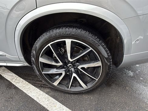 Certified 2023 Volvo XC90 B6 Plus image 32