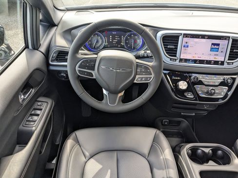 New 2026 Chrysler Voyager LX image 15