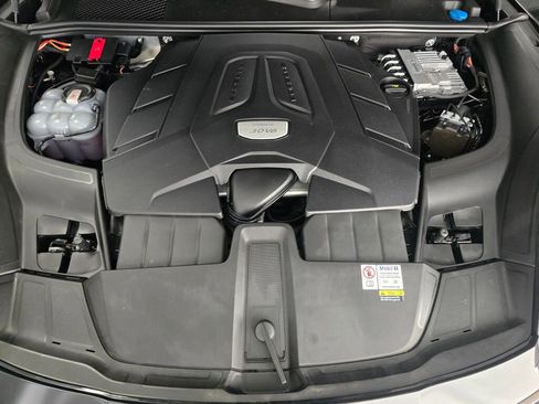 Certified 2023 Porsche Cayenne Platinum Edition AWD/4WD image 10