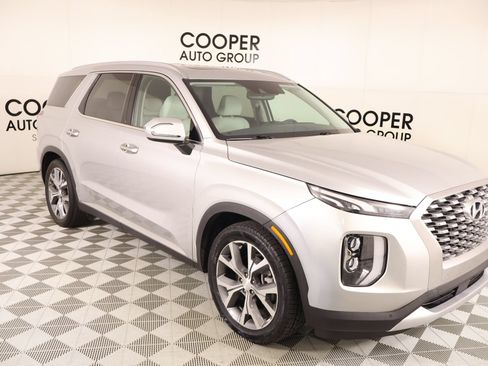 Used 2022 Hyundai Palisade SEL w/ 8P Bench Seat Package FWD image 1