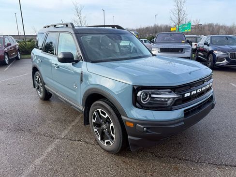 Used 2023 Ford Bronco Sport Outer Banks image 3
