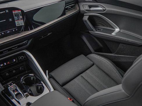 New 2025 Audi Q5 Premium Plus image 21