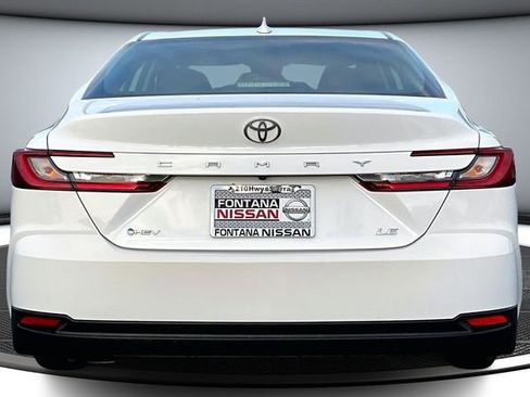 Used 2025 Toyota Camry LE image 5