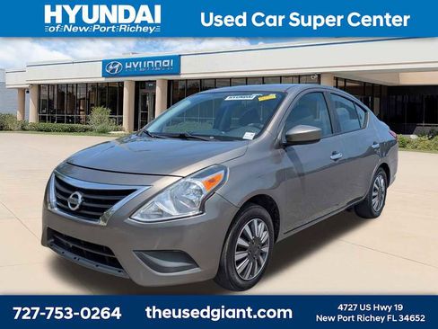 Used 2017 Nissan Versa SV FWD image 1