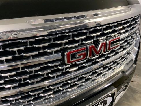 Used 2023 GMC Acadia Denali FWD image 29