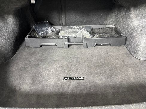 Used 2023 Nissan Altima 2.5 SR FWD image 26