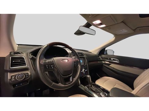Used 2018 Ford Explorer Platinum AWD/4WD image 11