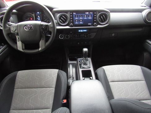 Certified 2023 Toyota Tacoma TRD Off-Road image 30