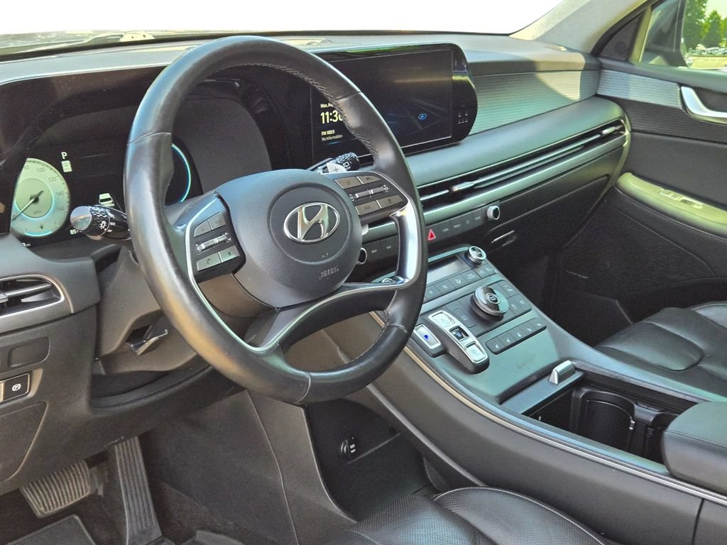 Used 2023 Hyundai Palisade Limited w/ Cargo Package FWD image 16