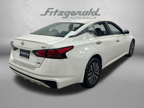 Used 2023 Nissan Altima 2.5 SV image 9