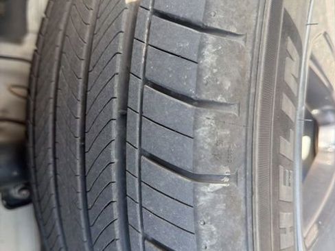 Used 2025 Honda Pilot Sport image 9