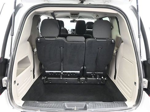 Used 2019 Dodge Grand Caravan SE image 19