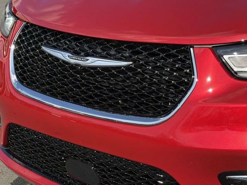 New 2026 Chrysler Pacifica Select FWD image 16