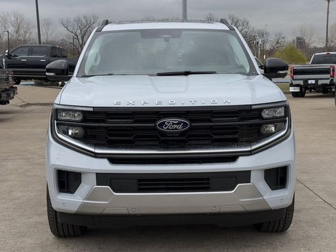 New 2026 Ford Expedition Max Platinum w/ Driver's Package image 8