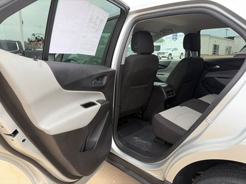 Used 2021 Chevrolet Equinox LS w/ LS Convenience Package AWD/4WD image 33