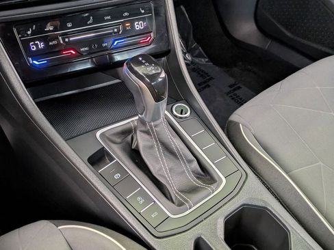 Used 2025 Volkswagen Jetta Sport FWD image 18