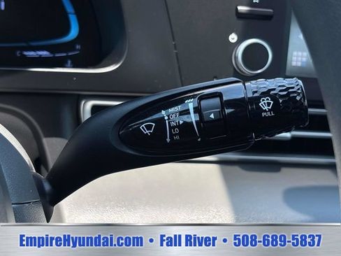 Certified 2024 Hyundai Elantra SE FWD image 26