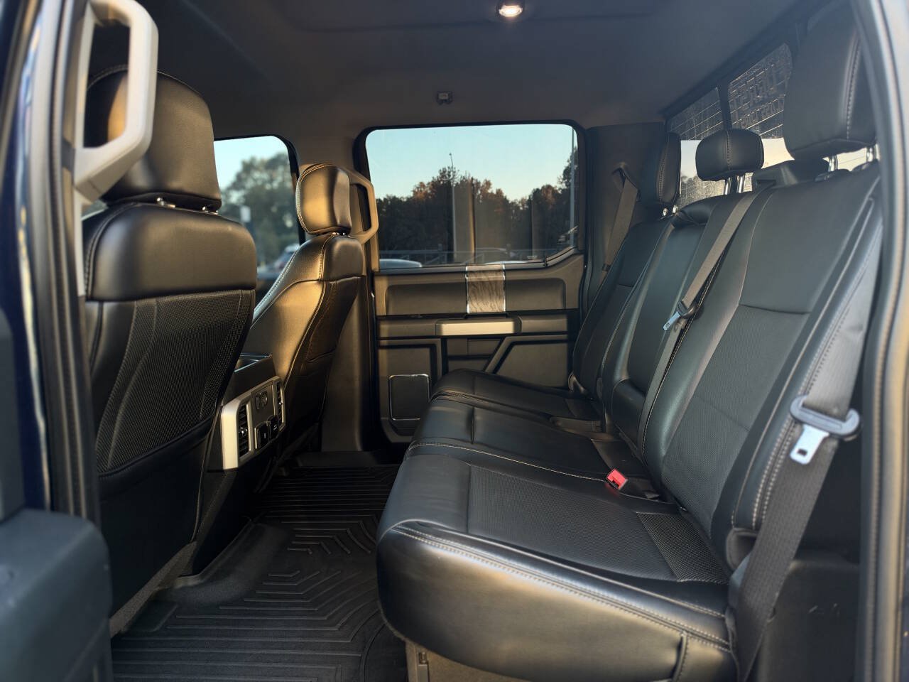 Used 2019 Ford F350 Lariat w/ Lariat Value Package AWD/4WD image 32