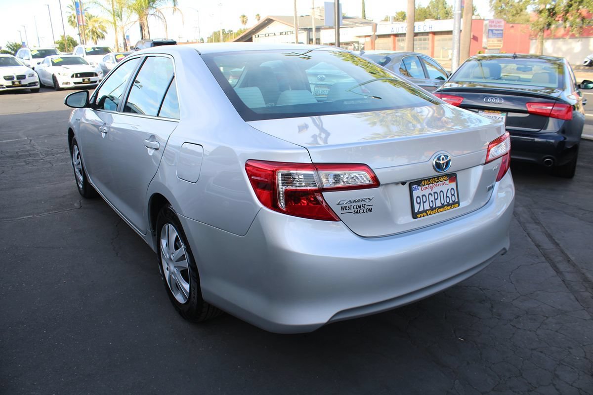 Used 2014 Toyota Camry LE FWD image 5