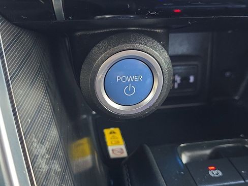 Used 2021 Toyota Venza XLE w/ Softex Package image 29