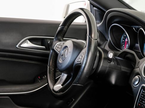 Used 2018 Mercedes-Benz CLA 250 image 14