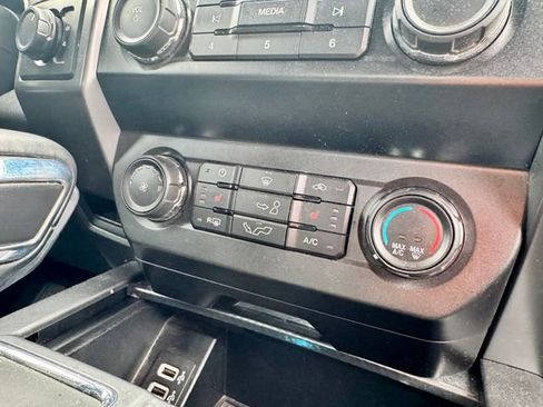 Used 2020 Ford F150 XLT w/ Equipment Group 302A Luxury AWD/4WD image 14