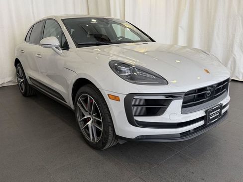 Used 2023 Porsche Macan S AWD/4WD image 6