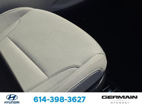 Certified 2025 Hyundai Tucson SE FWD image 27