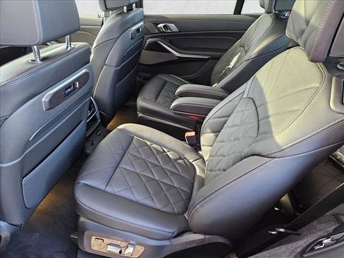 New 2026 BMW X7 xDrive40i w/ M Sport Package image 16