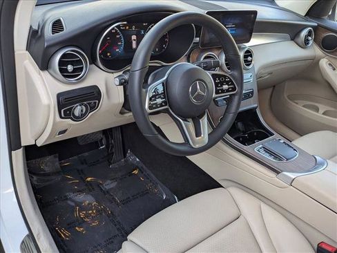 Used 2022 Mercedes-Benz GLC 300 GLC 300 image 10