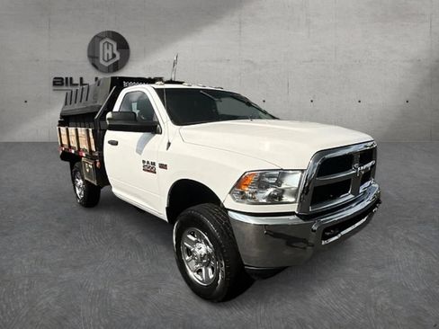 Used 2018 RAM 2500 Tradesman w/ Chrome Appearance Group AWD/4WD image 3