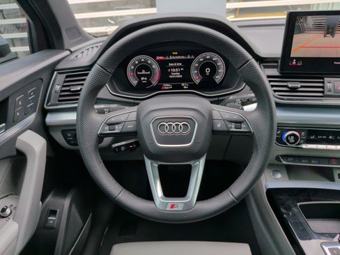 Certified 2025 Audi Q5 2.0T Premium Plus image 18