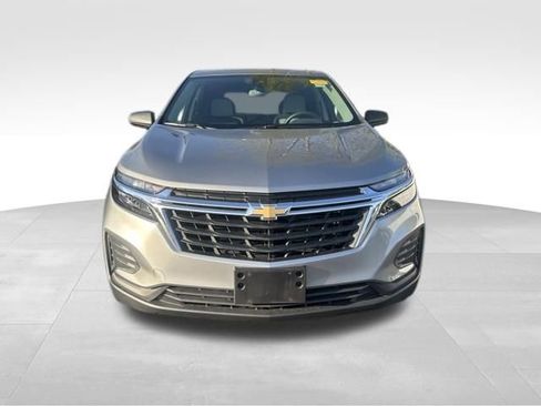 Used 2024 Chevrolet Equinox LS w/ LS Convenience Package image 2