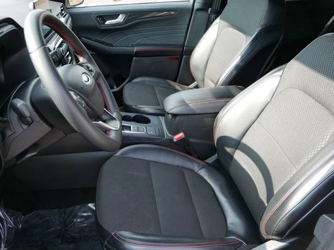 Certified 2025 Ford Escape ST-Line AWD/4WD image 14