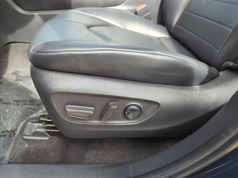 Used 2023 Toyota Highlander XLE FWD image 15