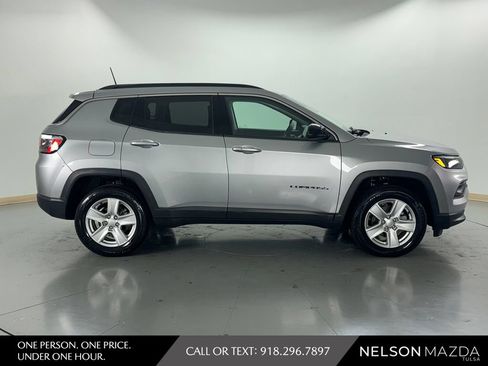 Used 2022 Jeep Compass Latitude AWD/4WD image 5