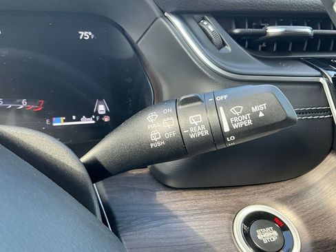 New 2025 Jeep Grand Cherokee L Limited w/ Black Appearance Package image 28