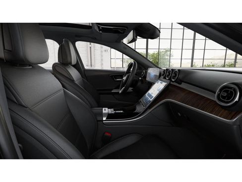 Used 2025 Mercedes-Benz C 300 4MATIC Sedan image 7