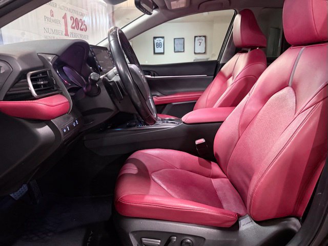 Used 2022 Toyota Camry XSE FWD image 10