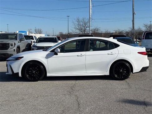 Used 2025 Toyota Camry XSE image 2