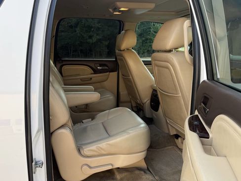 Used 2012 GMC Yukon XL Denali image 18