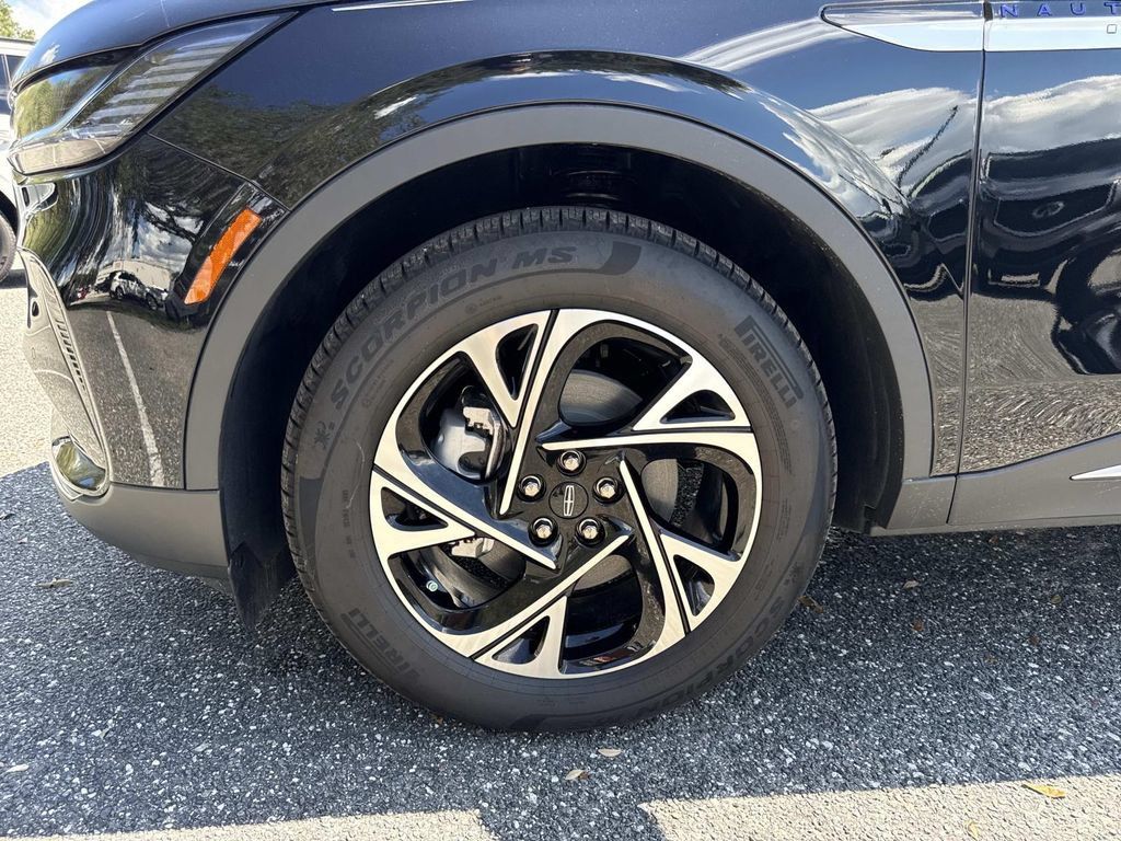 New 2026 Lincoln Nautilus Premier w/ Equipment Group 102A AWD/4WD image 10