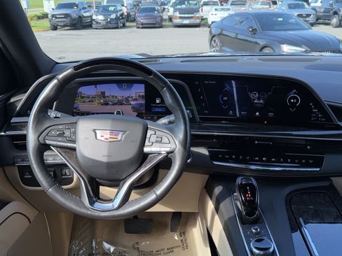 Used 2023 Cadillac Escalade Premium Luxury w/ Performance Package AWD/4WD image 16