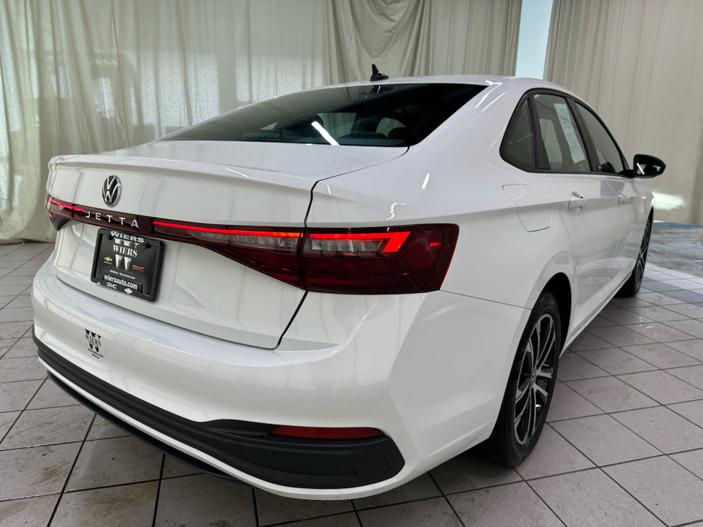 Used 2025 Volkswagen Jetta Sport FWD image 5
